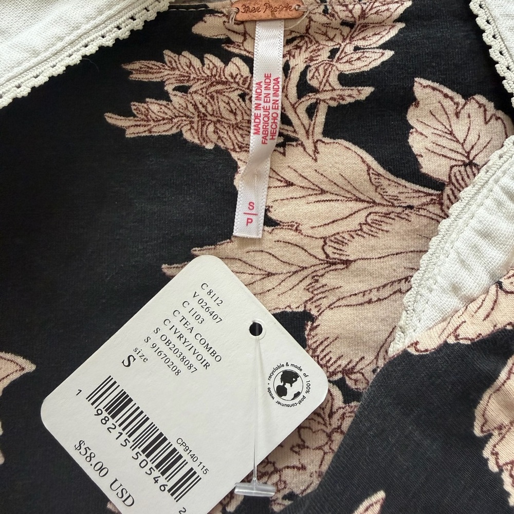 Free People Two Tone Tank Black Floral Size S NWT - Picture 4 of 4